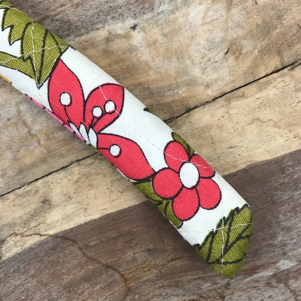 Vintage l 60s Quilted Lightly Padded Flower Power Kitsch Groovy Mod Coat Hanger